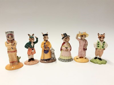 Lot 110 - Royal Doulton Bunnykins Limited Edition Indian DB202 1203/2500, Welshlady DB172 1044/2500, Scotsman DB180 1541/2500, Mandarin DB252 736/2500, Irishman DB178 1317/2500 & Collector's Club Sightseer D...