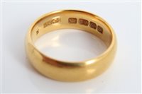 Lot 3371 - Gold (22ct) wedding ring, size M