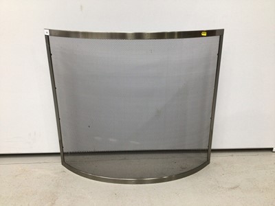 Lot 106 - Bowed mesh fire guard