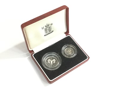 Lot 43 - Coins- 1990 Silver 5 Pence 2 Coin Set in Royal Mint fitted case