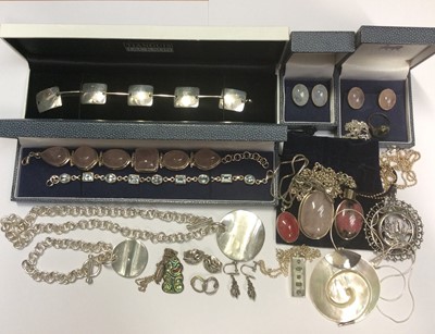 Lot 503 - Group silver and white metal jewellery