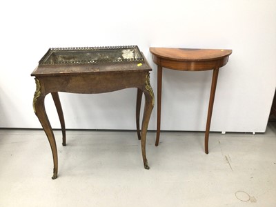 Lot 21 - 19th century walnut jardiniere