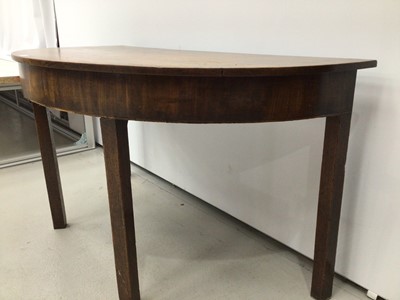 Lot 101 - Georgian mahogany D-end table