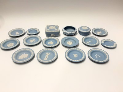 Lot 220 - Selection of Wedgwood Jasperware including trinket boxes and dishes depicting signs of the zodiac