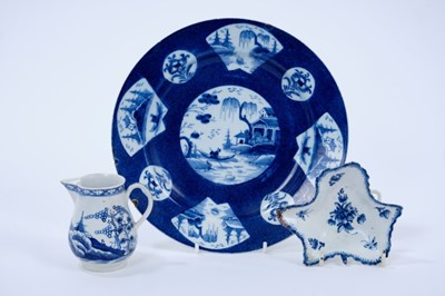 Lot 93 - Three pieces of Bow blue and white porcelain