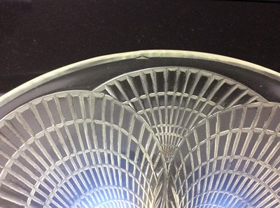 Lot 236 - Good quality 1930's Lalique opalescent Coquille pattern glass bowl, signed R Lalique France, 24cm diameter