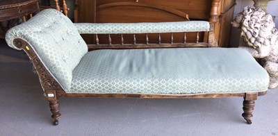 Lot 15 - Early 20th century beech chaise