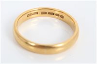 Lot 3387 - Gold (22ct) wedding ring, size W½