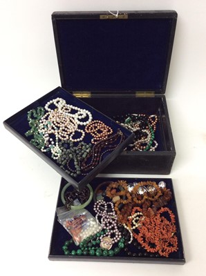Lot 472 - Victorian leather jewel case containing assorted beads, coral and pearls j