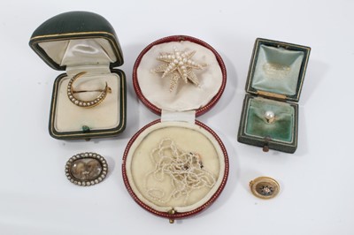 Lot 463 - Group of jewellery to include a Georgian seed pearl mourning brooch, Victorian pearl star brooch with seed pearls sewn onto mother of pearl, Victorian gold and seed pearl crescent brooch, seed pear...