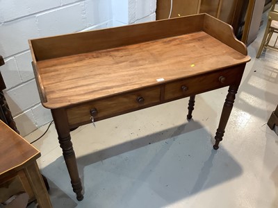 Lot 91 - Victorian mahogany washstand