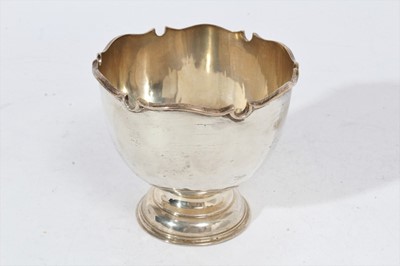 Lot 429 - George V silver bowl with monteith style border, on circular pedestal foot, (London 1918), maker Goldsmiths & Silversmiths Company, all at 7oz, 10cm in overall height