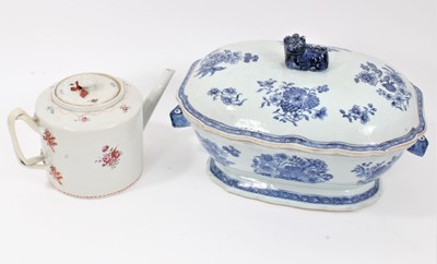 Lot 147 - 18th century Chinese export tureen and cover, together with an 18th century Chinese teapot and cover