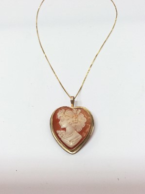 Lot 674 - Cameo pendant with heart-shaped carved shell cameo depicting a lady, on 9ct gold chain