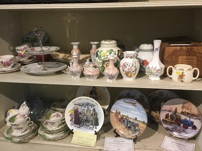 Lot 231 - Group of ceramics to include Wedgwood plates, Royal Commoratives and other china and glassware