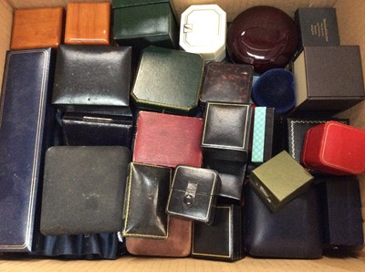 Lot 652 - Collection of empty jewellery boxes