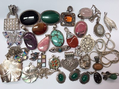 Lot 658 - Group silver jewellery to include chains, pendants, brooches and earrings, some set with stones