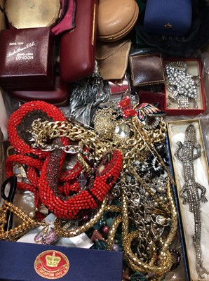 Lot 656 - Costume jewellery and bijouterie