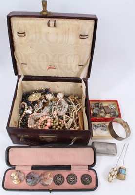Lot 46 - Victorian leather jewellery box with contents