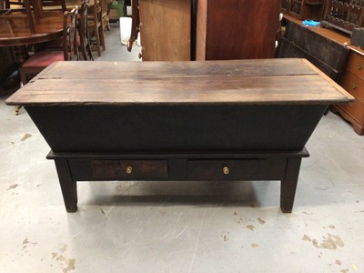 Lot 400 - Large 18th / 19th century dough bin