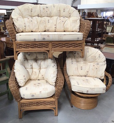 Lot 978 - Wicker conservatory suite