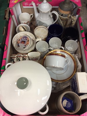 Lot 425 - Group ceramics and glassware including Wedgwood dinner ware, other tea ware, glass decanters etc