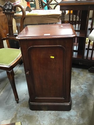 Lot 988 - Victorian mahogany bedside cabinet 39 cm wide
