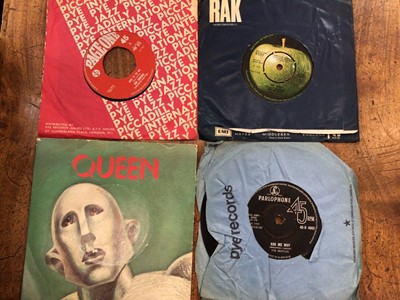 Lot 542 - Box of approx. 200 single records including The Fortunes, The Beatles, The Kinks, The Mindbenders, Andy Williams and Manfred Mann, plus some Masters Voice 78's