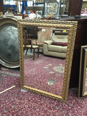 Lot 1033 - Gilt framed wall mirror 106 x 75 cm