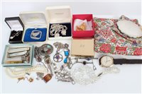 Lot 3259 - Vintage jewellery and costume jewellery - to...