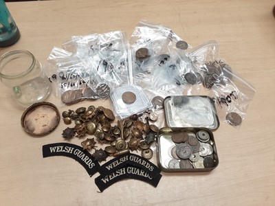 Lot 36 - Collection of coins and military buttons