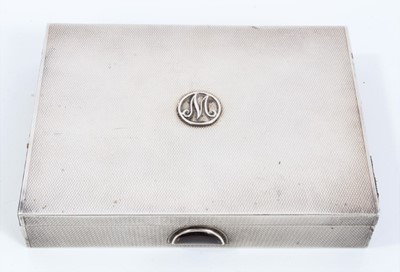 Lot 63 - Good quality 1930s Mappin & Webb silver compact