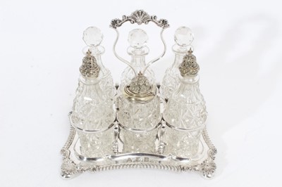 Lot 487 - Good quality silver plated cruet frame