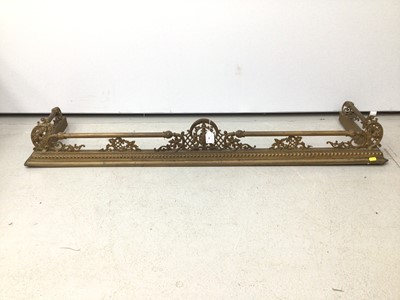 Lot 75 - Victorian brass fender 136cm wide