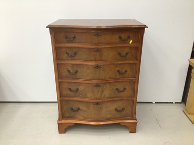 Lot 92 - Georgian style mahogany serpentine fronted chest of five long graduated drawers, 76cm wide, 49cm deep, 103cm high