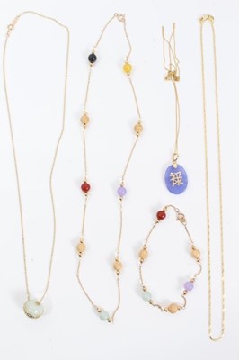 Lot 93 - 14ct gold necklace and matching bracelet and three other 14ct gold necklaces