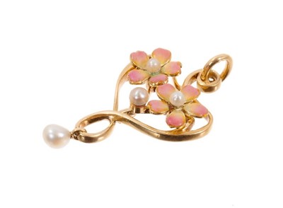 Lot 585 - Good quality Edwardian Art Nouveau 15ct gold enamel and seed pearl pendant, the two flower heads with opalescent enamel petals a seed pearls within gold openwork whiplash scrolls, approximately 31m...