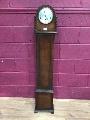 Lot 392 - Oak grandmother clock