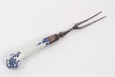 Lot 203 - A two prong fork, with Bow blue and white handle, c.1755, 21.5cm long