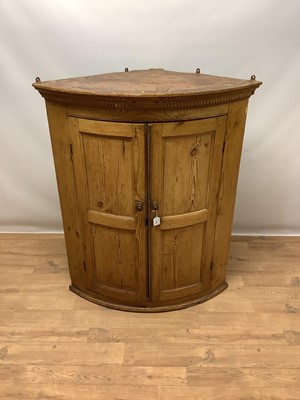 Lot 1466 - 18th century pine bowfront corner cupboard