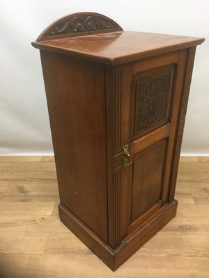 Lot 937 - Early 20th century mahogany bedside cupboard, by Maples
