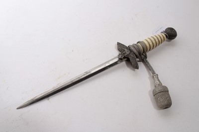 Lot 964 - Nazi 1937 Pattern Luftwaffe Officers' Dress Dagger with polished steel blade by WMW Waffen, Luftwaffe Eagle crossguard, wire bound cream celluloid grip, in scabbard, with silver bullion thread dres...
