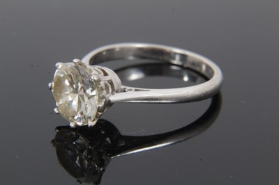 Lot 288 - Diamond single stone ring, 1.60cts, in platinum setting