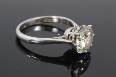 Lot 288 - Diamond single stone ring, 1.60cts, in platinum setting