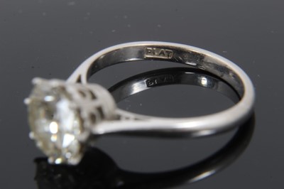 Lot 288 - Diamond single stone ring, 1.60cts, in platinum setting