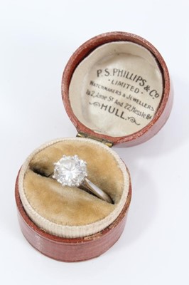 Lot 288 - Diamond single stone ring, 1.60cts, in platinum setting