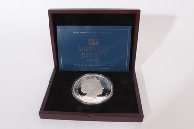 Lot 534 - Jersey - Fine Silver proof kilo coin £100 commemorating 'Sapphire Jubilee' 2017 (cased with Certificate of Authenticity) (1 coin)