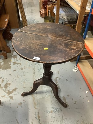 Lot 1016 - George III oak wine table with circular tilt top on tripod base