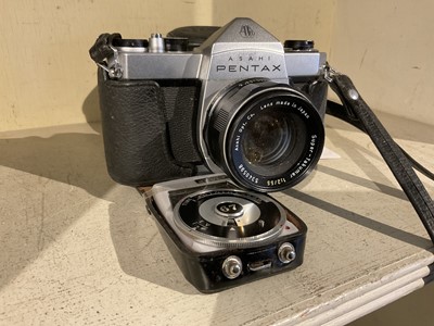 Lot 2725 - Pentax camera