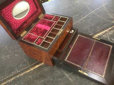 Lot 138 - Good quality Victorian burr cedar jewellery / writing box